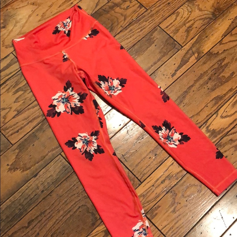 Lululemon floral leggings, euc